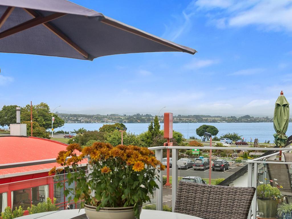 Relax On Roberts - Taupo Holiday Home المظهر الخارجي الصورة