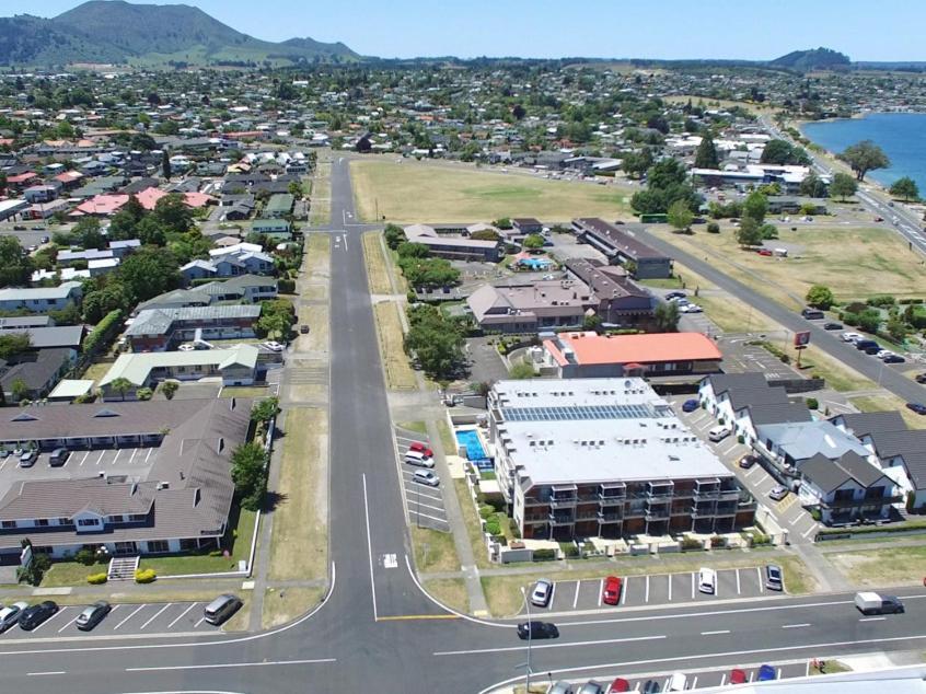 Relax On Roberts - Taupo Holiday Home المظهر الخارجي الصورة